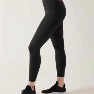 Athleta Ultimate Stash 7/8 Pocket tight